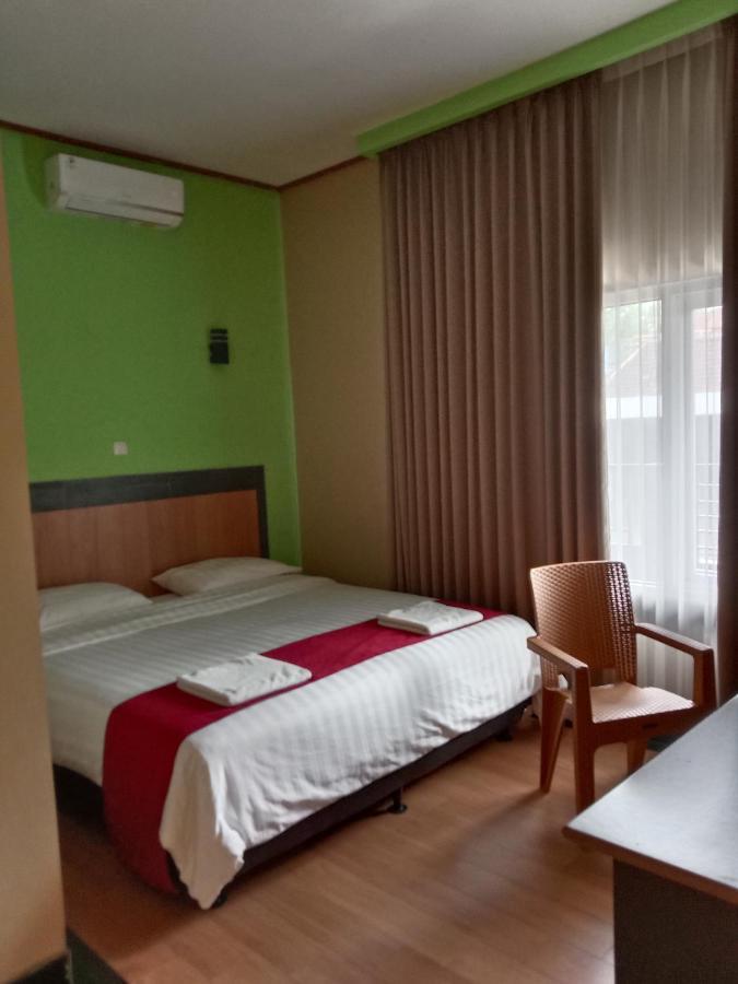 The New Orlinds Guest House Wonosari Exterior foto
