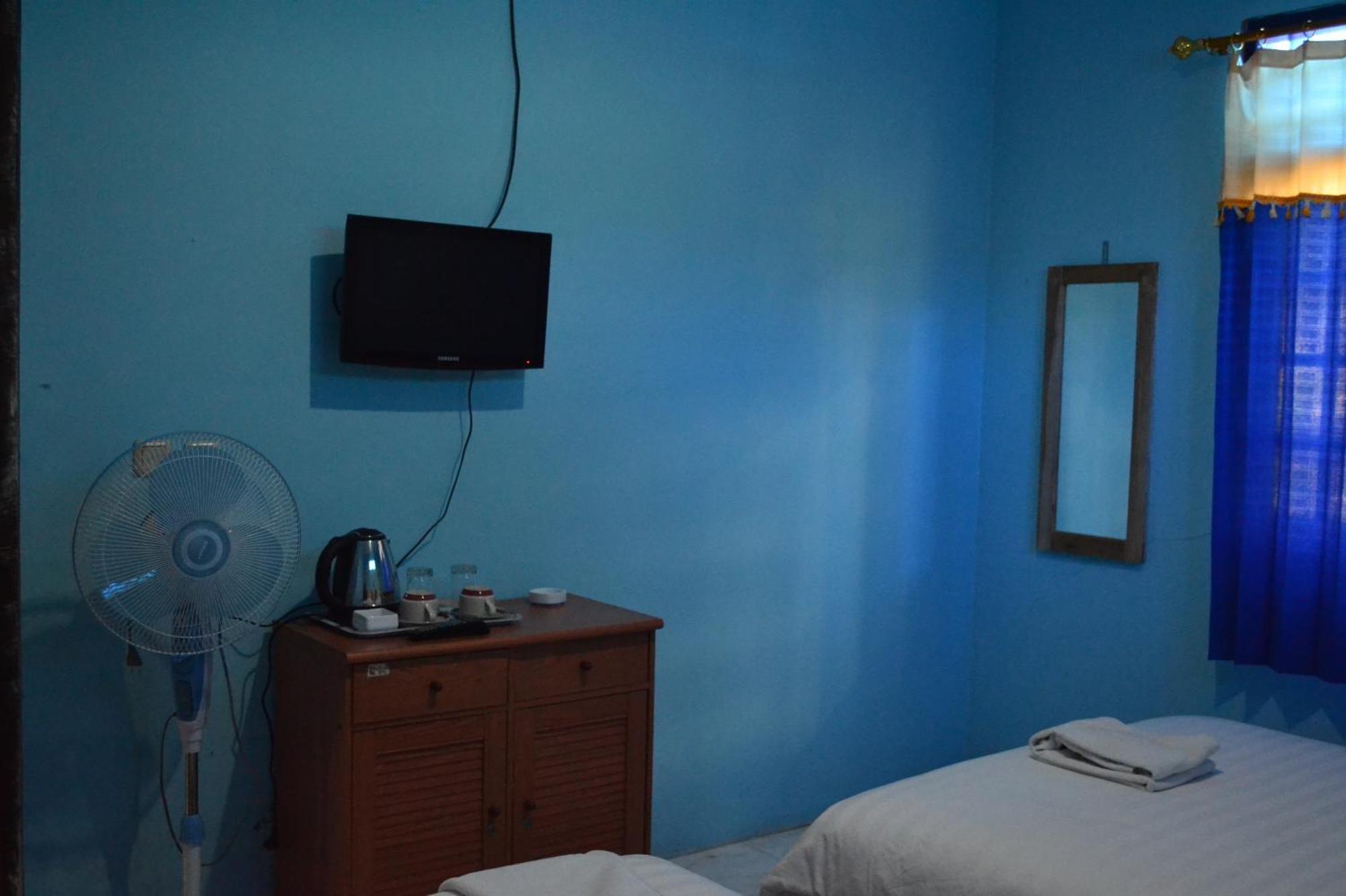 The New Orlinds Guest House Wonosari Habitación foto