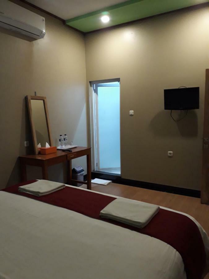 The New Orlinds Guest House Wonosari Exterior foto